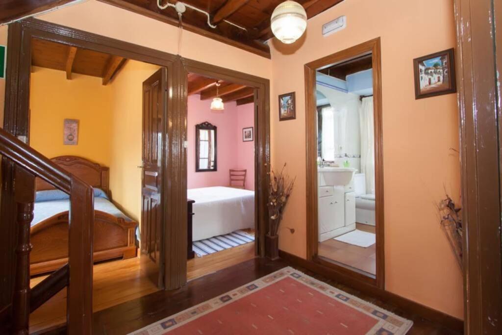 Casa del Cuetu. Traditional village house in Asturias Mere Extérieur photo