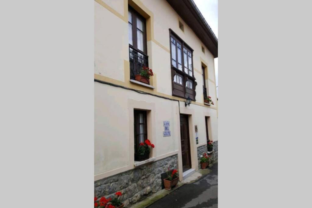 Casa del Cuetu. Traditional village house in Asturias Mere Extérieur photo