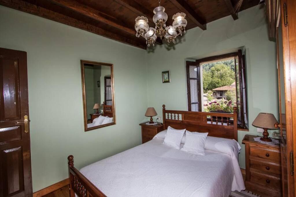 Casa del Cuetu. Traditional village house in Asturias Mere Extérieur photo