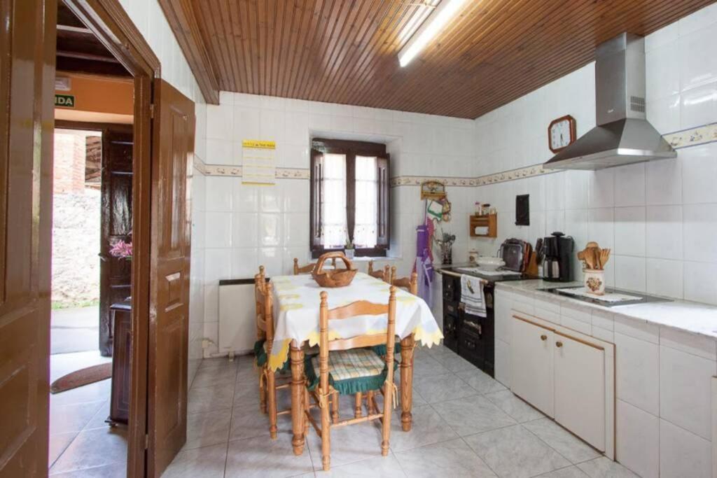 Casa del Cuetu. Traditional village house in Asturias Mere Extérieur photo